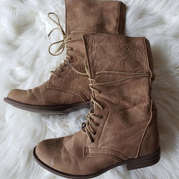 Wanted Jones Wrap-around Lace-Up Boots - Picture 2 of 9